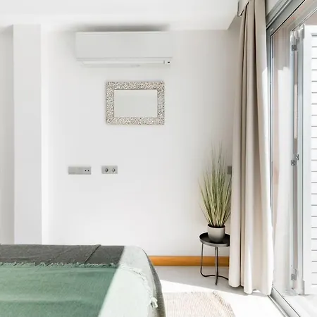 Tranquil Modern With Private Salt-water Pool San Bartolomé